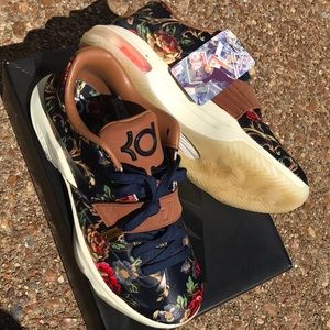 }SOLD{Floral KD 7